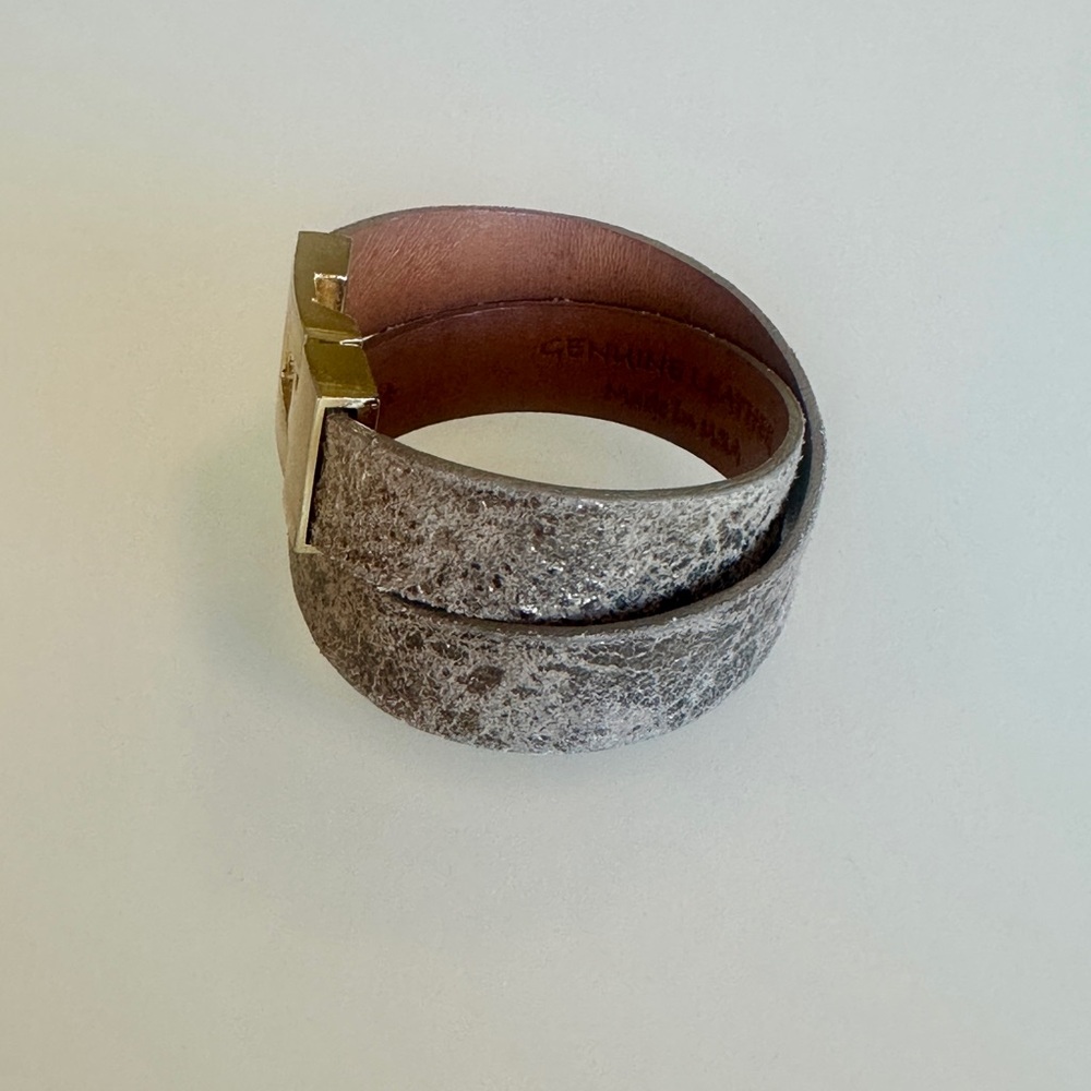 Leighelena Double Jigsaw Bracelet Taupe Leather Distressed Gold Tone - Picture 3 of 10